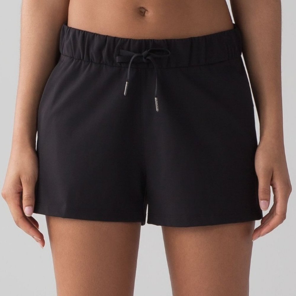 Lululemon On The Fly Short - Picture 3 of 11
